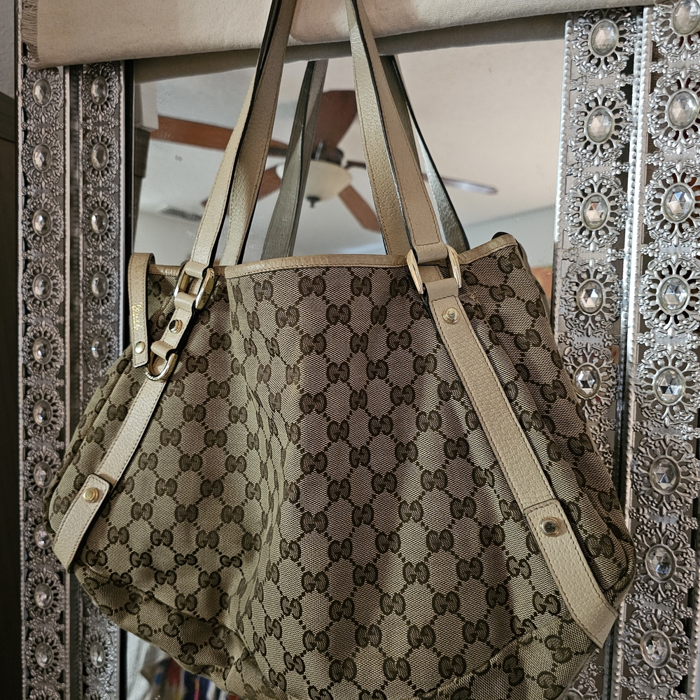 Gucci Beige Monogram Tote Bag - Picture 3 of 7